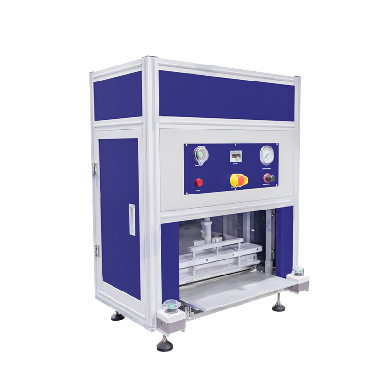 Aluminum-plastic film cutting machine